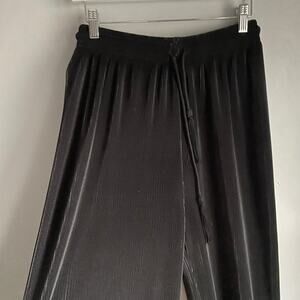 Express Tricot Minimalist Black Trouser Pleated Pull on Pants sz Medium Neutral